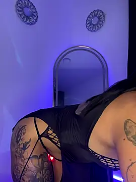 Snapshot of LunaAdamsx chatting on 5, 11, 2025 LunaAdamsx online show from 5, 11, 2025