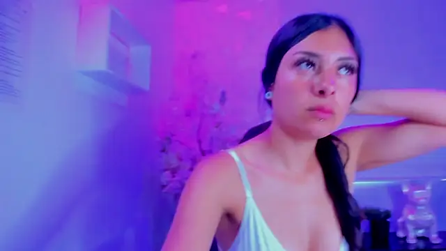 Snapshot of emmy_rosse_ chatting on 4, 11, 2025 emmy rosse online show from 4, 11, 2025