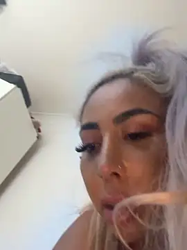 zara bellexx online show from 22, 2, 2026