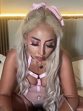 Snapshot of zara_bellexx chatting on 15, 7, 2026 zara bellexx online show from 15, 7, 2026