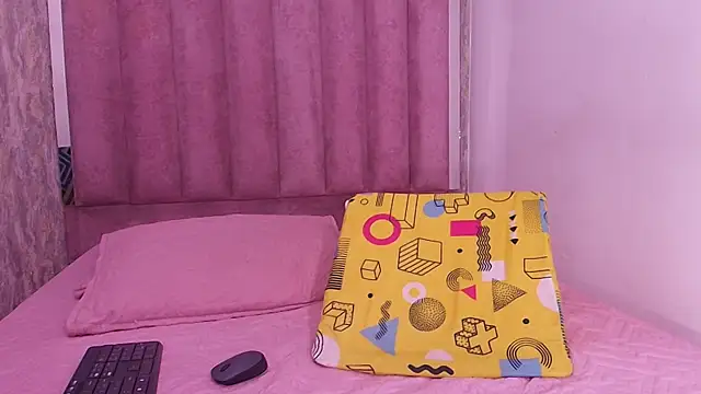 lilylovely  online show from 8, 10, 2025