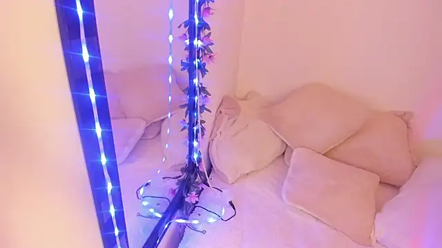 Lilith salvatoree online show from 23, 12, 2025