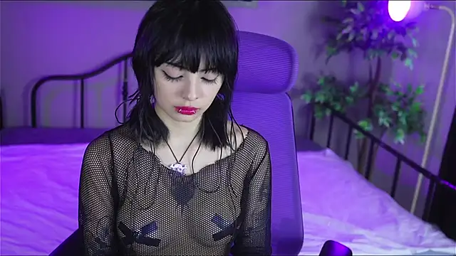 Bayonetta doll online show from 8, 11, 2025