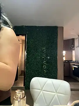 Mythical Girl online show from 19, 11, 2025