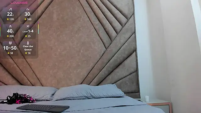 Mythical Girl online show from 15, 10, 2025