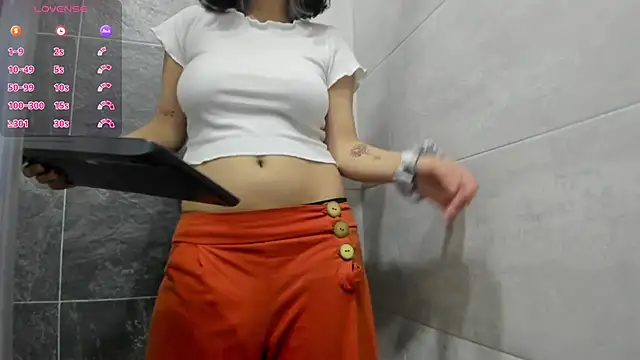 Mythical Girl online show from 31, 10, 2025