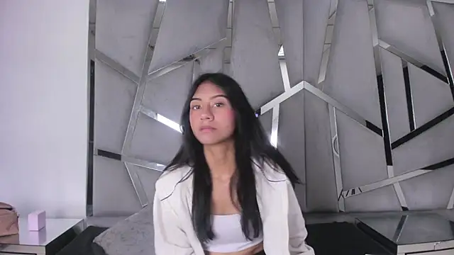 Snapshot of Mia_clark18 chatting on 11, 11, 2025 Mia clark18 online show from 11, 11, 2025