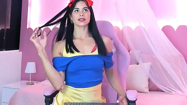 Snapshot of Elena_Kink chatting on 28, 10, 2025 Elena Kink online show from 28, 10, 2025