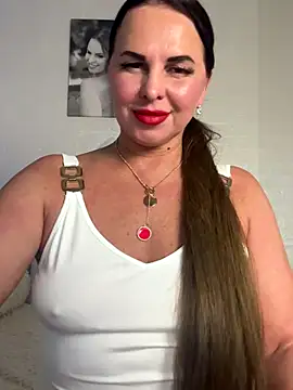 Snapshot of MIRAA_LUV chatting on 2, 11, 2025 MIRAA LUV online show from 2, 11, 2025