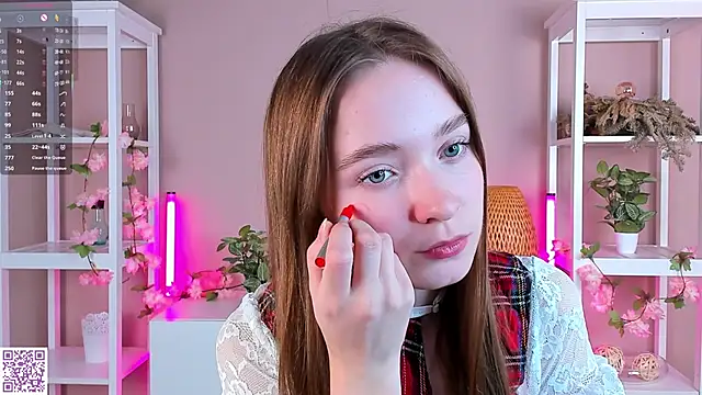 Snapshot of LittleCutieSandy chatting on 30, 10, 2025 LittleCutieSandy online show from 30, 10, 2025