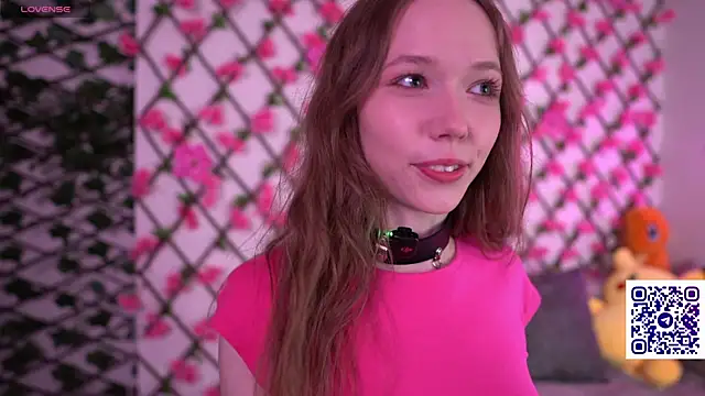 Petite Polly online show from 10, 10, 2025