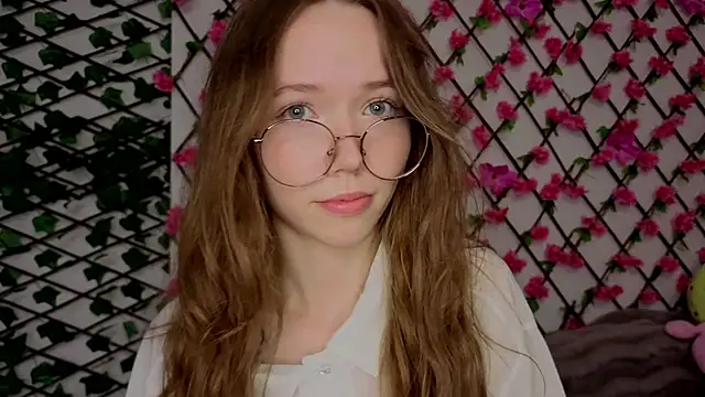 Petite Polly online show from 16, 10, 2025