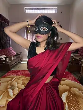 Lovebirdss online show from 5, 2, 2026