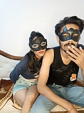 Lovebirdss online show from 9, 11, 2025