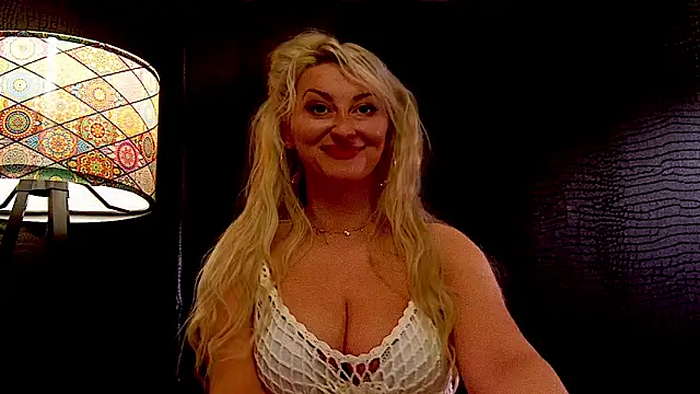 LeticiaReys online show from 27, 2, 2026