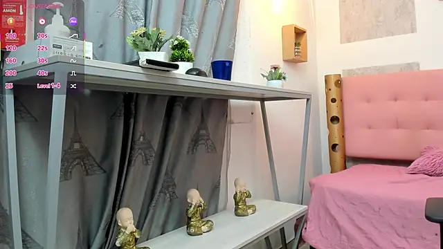 Snapshot of SamanthaFox_8 chatting on 12, 11, 2025 SamanthaFox 8 online show from 12, 11, 2025