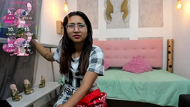 Snapshot of SamanthaFox_8 chatting on 9, 11, 2025 SamanthaFox 8 online show from 9, 11, 2025