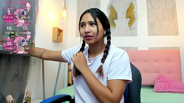 Snapshot of SamanthaFox_8 chatting on 10, 11, 2025 SamanthaFox 8 online show from 10, 11, 2025