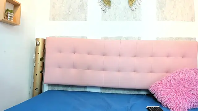 Snapshot of SamanthaFox_8 chatting on 23, 10, 2025 SamanthaFox 8 online show from 23, 10, 2025