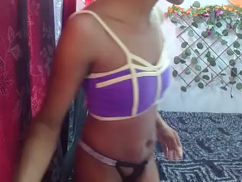 Snapshot of Melani_ebony chatting on 4, 11, 2025 Melani ebony online show from 4, 11, 2025