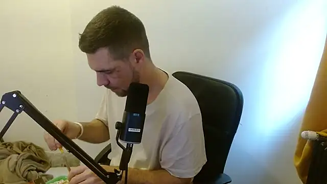 chibrax918 online show from 17, 12, 2025