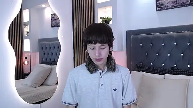 Emo Boy  online show from 11, 4, 2026