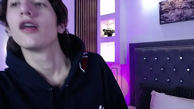 Emo Boy  online show from 5, 4, 2026