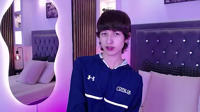 Emo Boy  online show from 22, 4, 2026