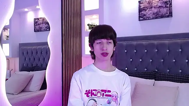 Emo Boy  online show from 21, 4, 2026