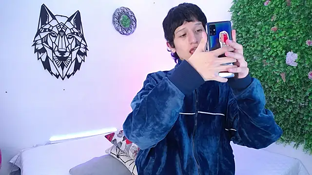 Emo Boy  online show from 2, 12, 2025