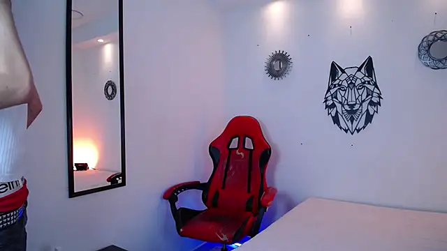 Emo Boy  online show from 18, 12, 2025