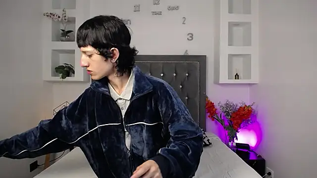 Emo Boy  online show from 5, 12, 2025