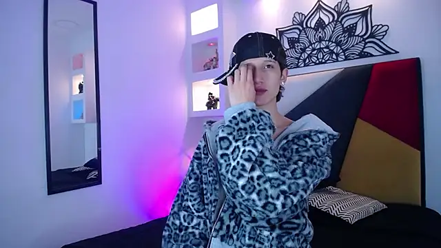 Emo Boy  online show from 14, 1, 2026