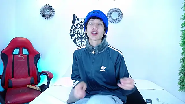 Emo Boy  online show from 13, 11, 2025