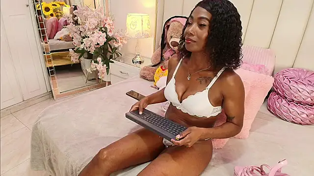 Snapshot of _NinaFox_ chatting on 23, 5, 2026 NinaFox online show from 23, 5, 2026