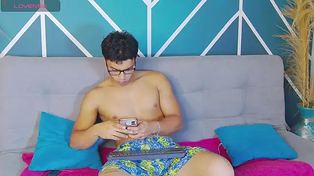 Snapshot of Stefano_Calle chatting on 21, 11, 2025 Stefano Calle online show from 21, 11, 2025