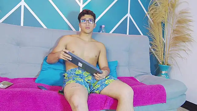 Snapshot of Stefano_Calle chatting on 19, 11, 2025 Stefano Calle online show from 19, 11, 2025