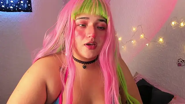 Snapshot of Emilycollei chatting on 9, 10, 2025 Emilycollei online show from 9, 10, 2025