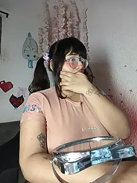 Snapshot of Emilycollei chatting on 21, 5, 2026 Emilycollei online show from 21, 5, 2026