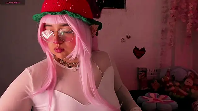 Emilycollei online show from 3, 12, 2025