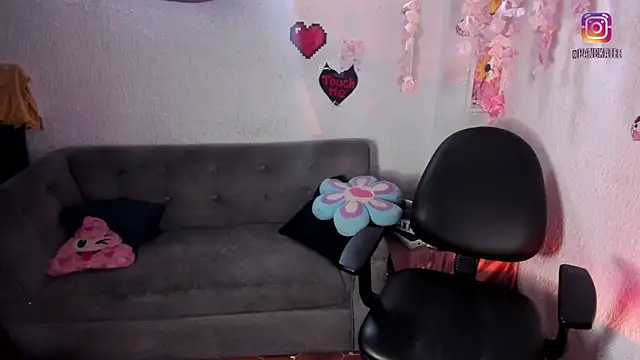 Emilycollei online show from 24, 3, 2026