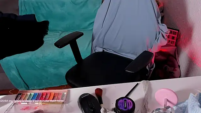 Emilycollei online show from 8, 2, 2026