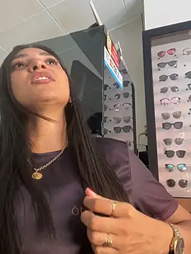 Snapshot of oralin chatting on 23, 10, 2025 oralin online show from 23, 10, 2025