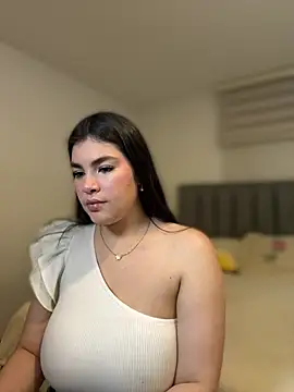 Isabella LaRue online show from 16, 2, 2026