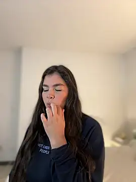 Isabella LaRue online show from 20, 5, 2026