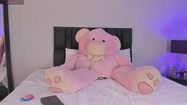 SaradaParker online show from 12, 3, 2026