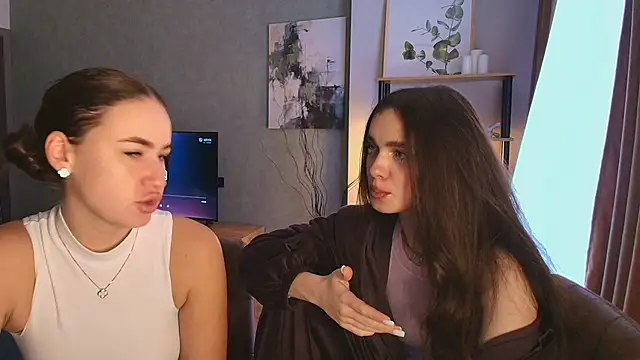 MayaGlow online show from 26, 11, 2025