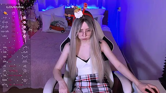 Snapshot of sofiisun chatting on 23, 12, 2025 sofiisun online show from 23, 12, 2025