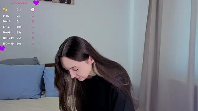 SylviaHamilton online show from 18, 10, 2025