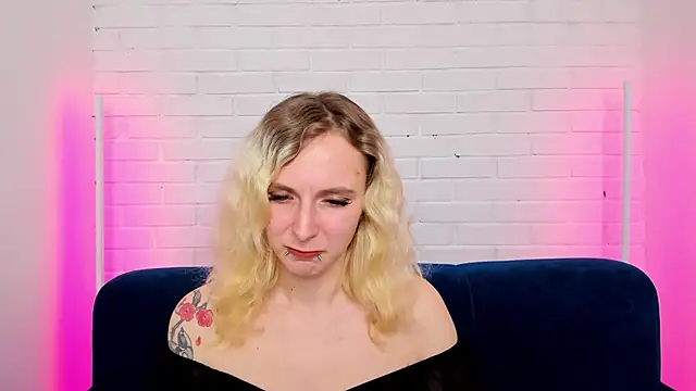 LikiLips online show from 2, 11, 2025